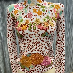 VERTIGO PARIS WOMENS SWEATER! Size Medium